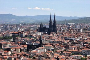 12 жутковатых зданий со всего мира