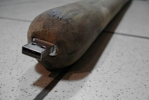 Самодельная USB-флешка (2 фото)