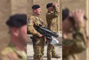 "Подогреватель для пиццы?": в сети обсуждают необычный девайс у охранника на похоронах Папы Римского