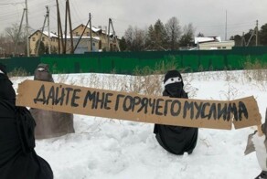 В Перми прекратили уголовное дело в отношении женщины, нарядившей снеговиков в никабы