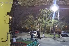 Вандал сломал шлагбаум в Тюмени