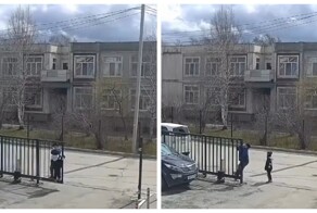В Свердловской области ребёнка «зажевали» автоматические ворота, на которых он катался