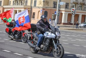 Словацкие байкеры преодолели тысячи километров, чтобы почтить память советских солдат в Беларуси