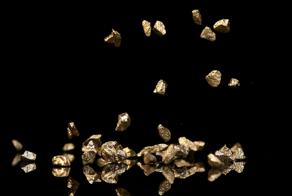 С помощью Большого адронного коллайдера удалось добыть золото из свинца