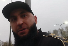 В Екатеринбурге чеченец ударил девушку по лицу и разбил телефон за то, что ему перегородили путь