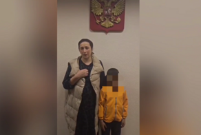 "Я прошу всех, кто кушает хлеб России, не повторять этих ошибок": родители мальчика-мигранта, надругавшегося над георгиевской лентой, попросили прощения