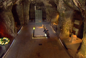 Секрет гигантского стеклянного монолита в Бейт-Шеариме