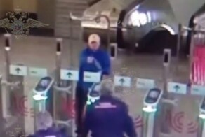 Безбилетник распылил баллончик в&nbsp;лицо работника метро