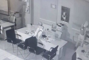 В Казахстане грабитель проиграл битву стеклу