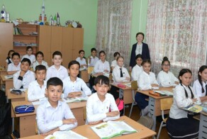 Учителя младших классов в Ташкенте уволили из-за мероприятия к 9 мая