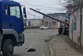 У столба не было шансов