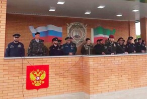 "Кто за это понесёт ответственность?": блогеры раскритиковали награждение Адама Кадырова на фоне искаженного герба России