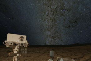 NASA сделало панораму звездного неба над Марсом из двух фото