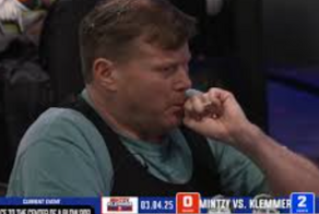 Соревнования по скоростному рассасыванию леденца