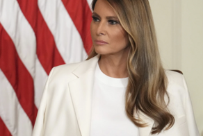 В Словении украли статую Мелании Трамп