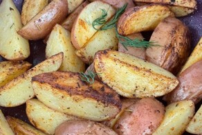 Девушка заказала килограмм картошки
