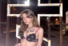 В Перми девушка устроила полуголую фотосессию на фоне православных крестов