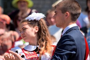 Без Меладзе и ресторанов: в Беларуси - новые правила проведения последнего звонка и школьного выпускного