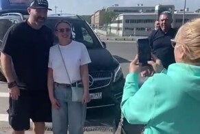 Хоккеист Александр Овечкин прилетел в Москву