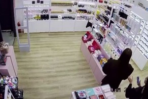 Овца в магазине косметики