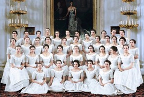 В России захотели возродить институт благородных девиц