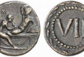 Римские монеты с изображением сексуальных сцен (13 фото)