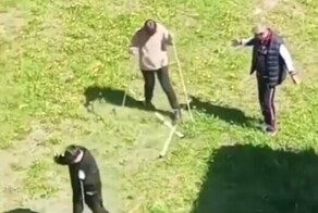 Физрук заставил прогульщиков сдавать нормативы в лыжах на траве