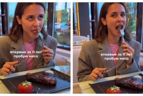 Девушка впервые за&nbsp;11 лет пробует мясо