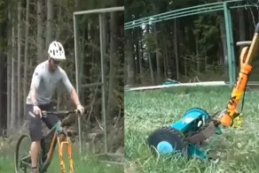 Велосипед-газонокосилка за работой