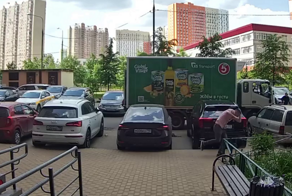 В Красногорске дети баловались и кидали с балкона 25-этажа кирпичи на прохожих