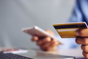 Лимит в 100 тысяч рублей: с 30 мая в РФ ввели новые банковские ограничения