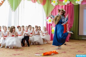 Обязательная традиция или лишние траты: нужны ли подарки воспитателям и педагогам на выпускной?