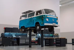 Volkswagen восстановит знаменитый микроавтобус переживший калифорнийский пожар