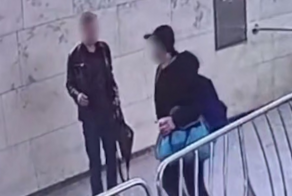 Мужчина напал на пассажира, задевшего его при спуске по&nbsp;эскалатору