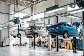 На новых автомобилях LADA 2023–2024 годов массово ломаются усилители руля