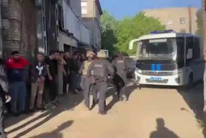 "Уважайте их честь и достоинство": в Узбекистане недовольны "неправомерными проверками" и грубостью к мигрантам в РФ