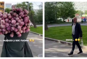 Пьяный мужик восхитился количеством цветов у парня