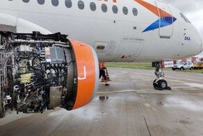 У Superjet-100 сразу после взлёта из аэропорта Москвы отпала часть обшивки