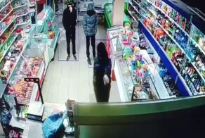Под Новосибирском подростки устроили вооруженный налёт на магазин