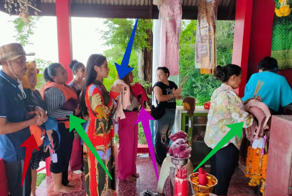 Остров, куда все приносят лифчики