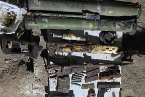 Эхо девяностых: в подвале петербургской гостиницы обнаружили арсенал оружия