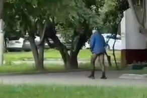 Прогулка деда в капроновых колготках попала на видео