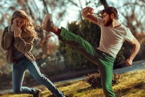 «Никому не советую делать таких ошибок»: мигрант напал на двух девушек и жестоко избил их