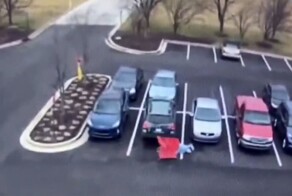 Тележка из магазина атаковала пенсионерку на парковке