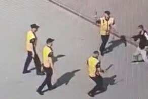 Мужчина напал с ножом на сотрудников РЖД в Омске