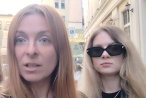 Девушки придумали способ, как отомстить надоедливым пикаперам