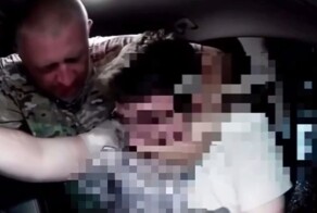 Нетрезвый мужчина попытался задушить таксиста