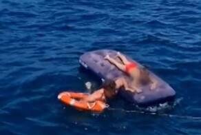 В Италии спасли ребёнка, уплывшего в море на надувном матрасе