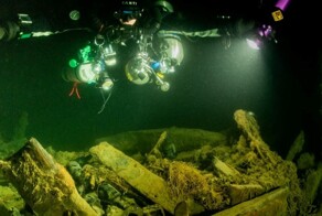 На дне Балтийского моря обнаружили два затонувших судна XVIII века с бутылками и керамикой