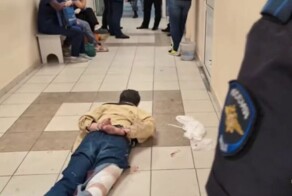 Мужчина напал с ножом на двух женщин в иркутской больнице